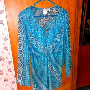 1x Sheer Como Woman Blouse